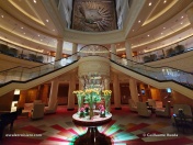 Queen Mary 2 - Lobby