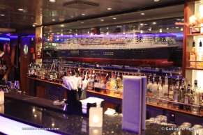 Queen Mary 2 - Commodore Club Bar